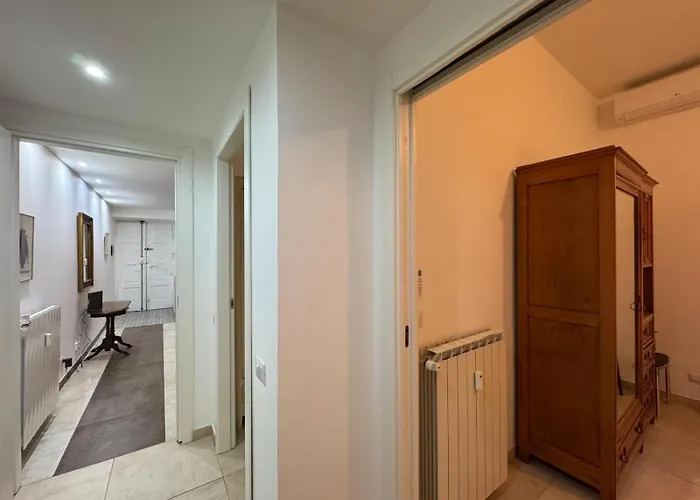 Apartment Warm Hideaway In Vibrant Tuscolano