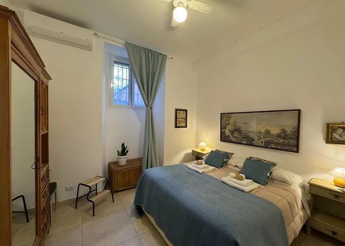 Warm Hideaway In Vibrant Tuscolano *