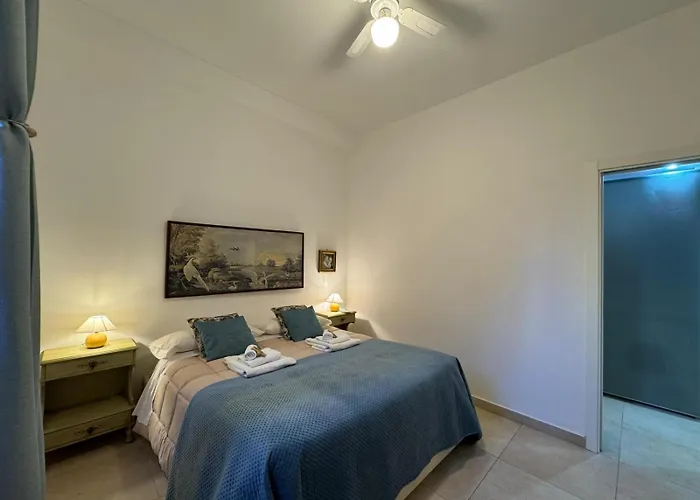 Apartment Warm Hideaway In Vibrant Tuscolano *
